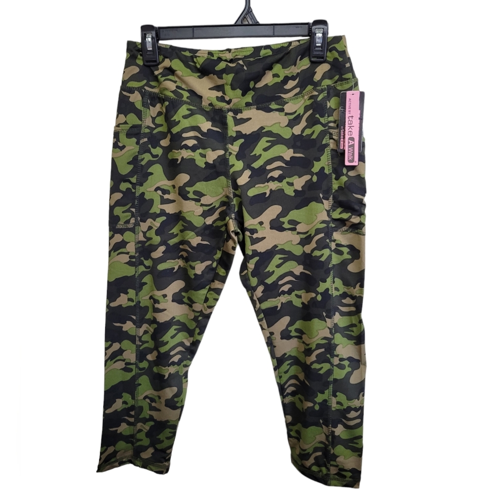 Take A Walk Camouflage Women’s Capri Leggings NWT